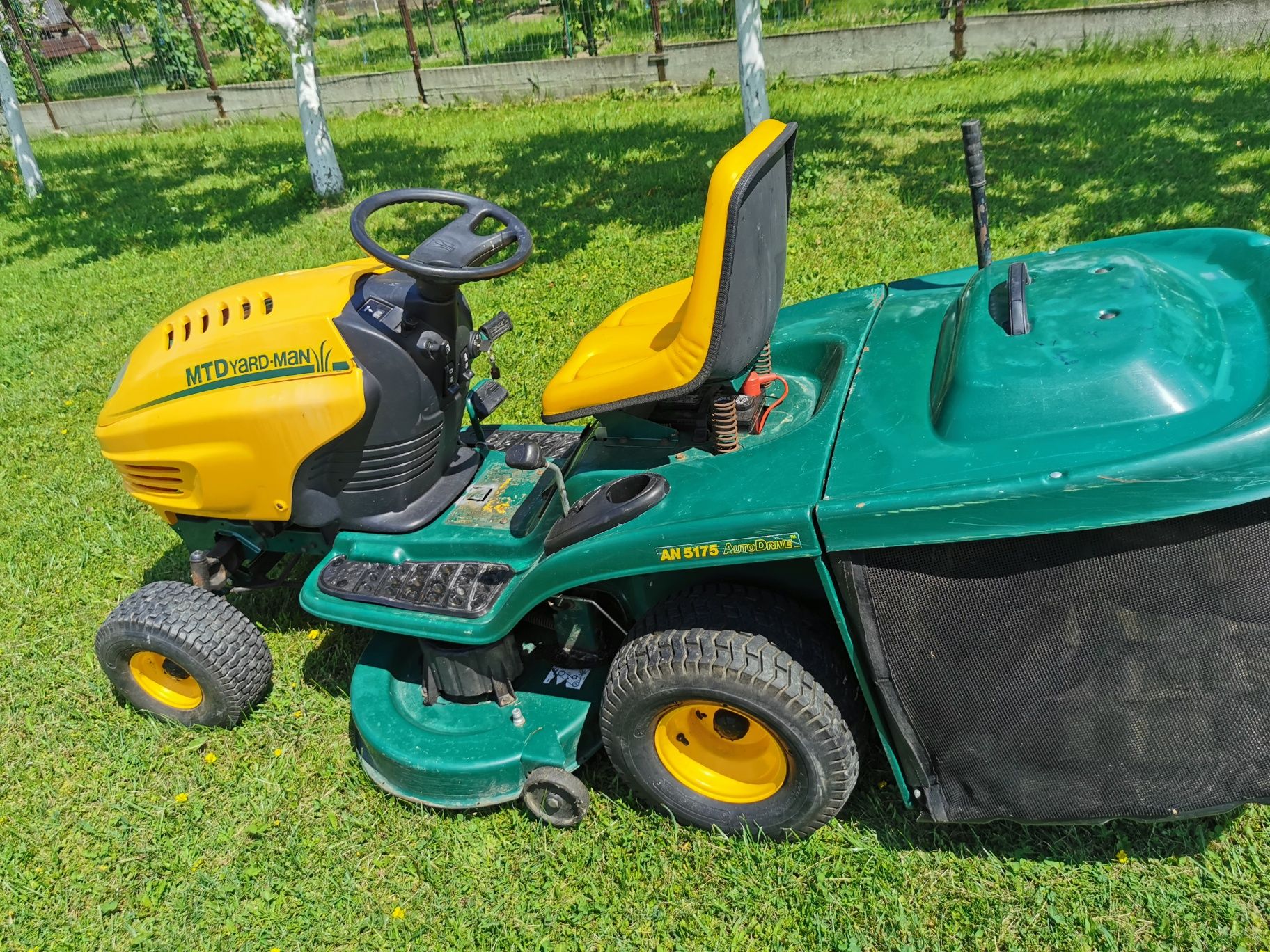 Vând tractoras mtd