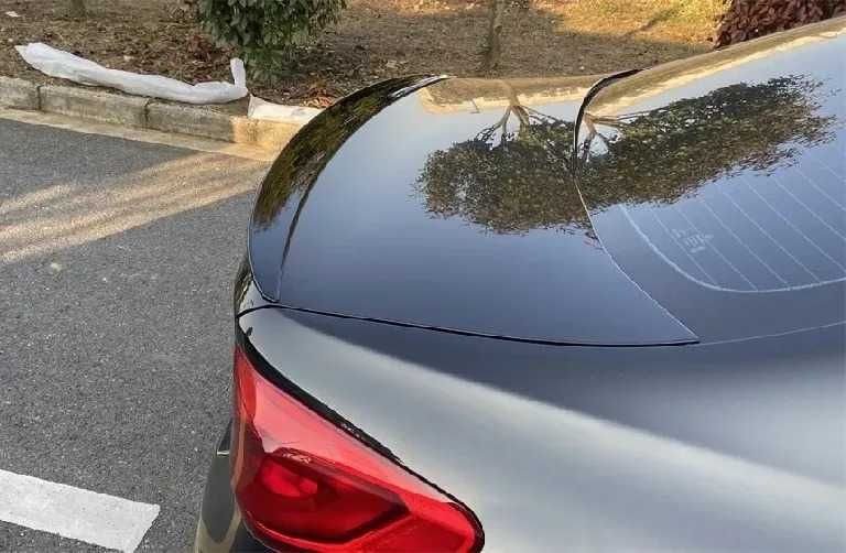 Eleron Codita Portbagaj BMW Seria 5 G30 Model Performance Negru Lucios