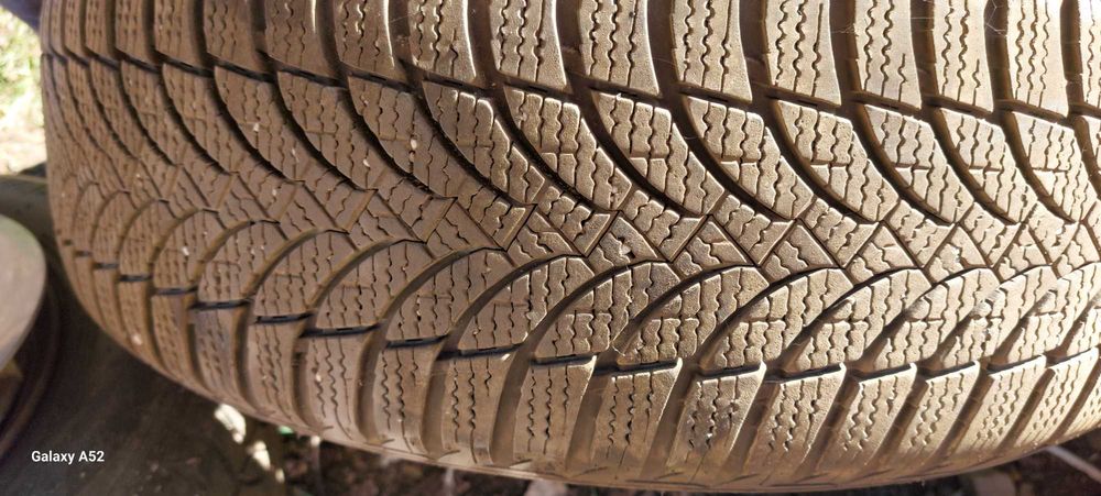 Зимни гуми с джанти за Мерцедес 15ц.