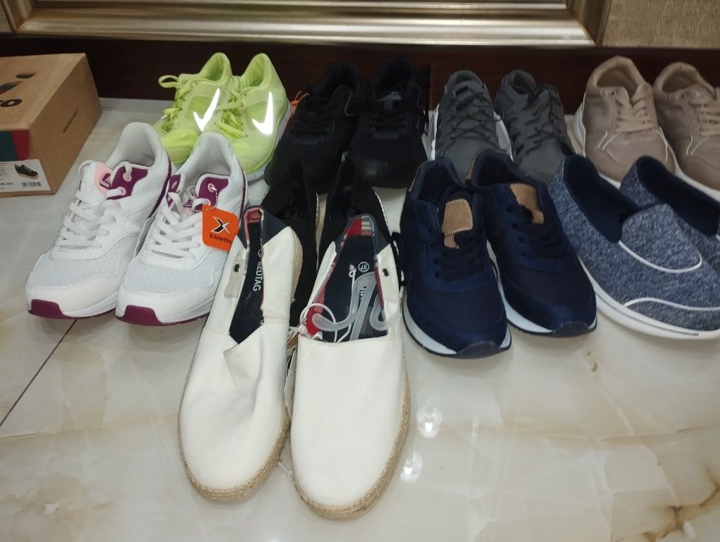 Много пар обуви новые