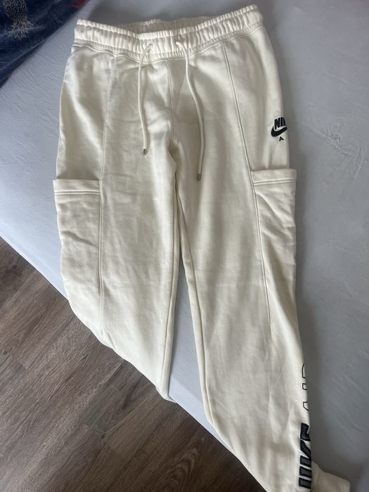 Дамско долнище на Найк NIKE