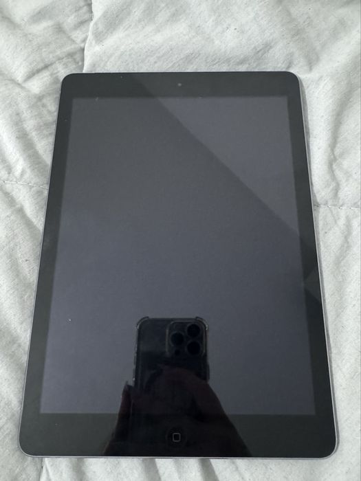 Продавам iPhone / iPad за части (iCloud заключен)