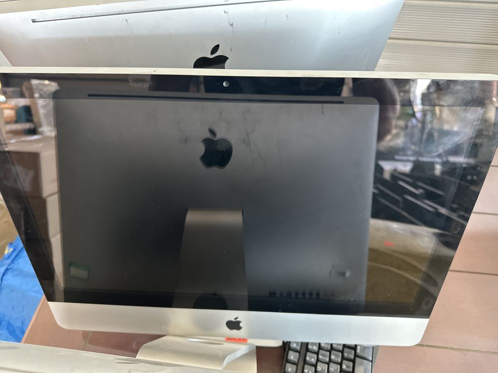 Apple IMac работят
