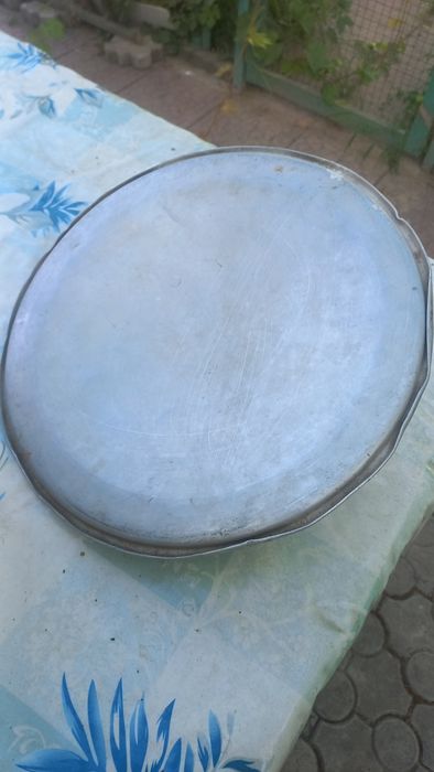 Кастрюля алюминиевая с толстым дном в отличном состоянии