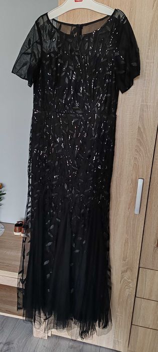 Vând rochie neagra