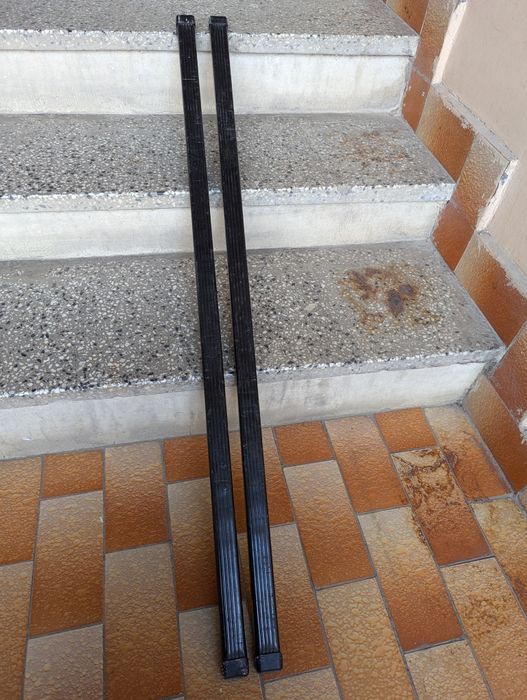 Греди за багажник Thule 108 см. с капачки.