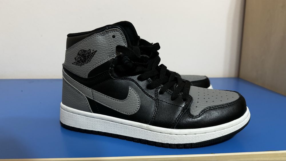 Кожени маратонки Nike