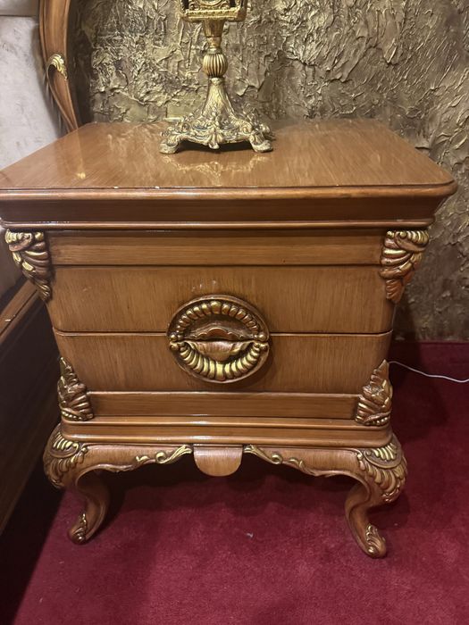 Луксозна спалня с две нощни шкафчета + матрак