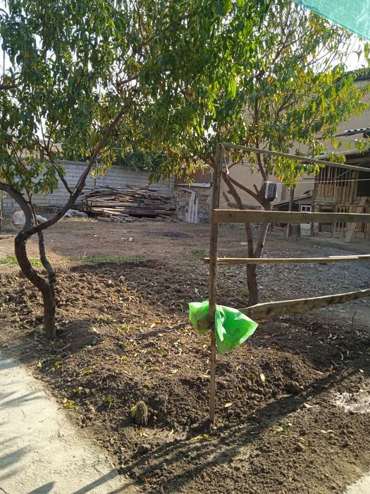 Ховли уй срочно сотилади