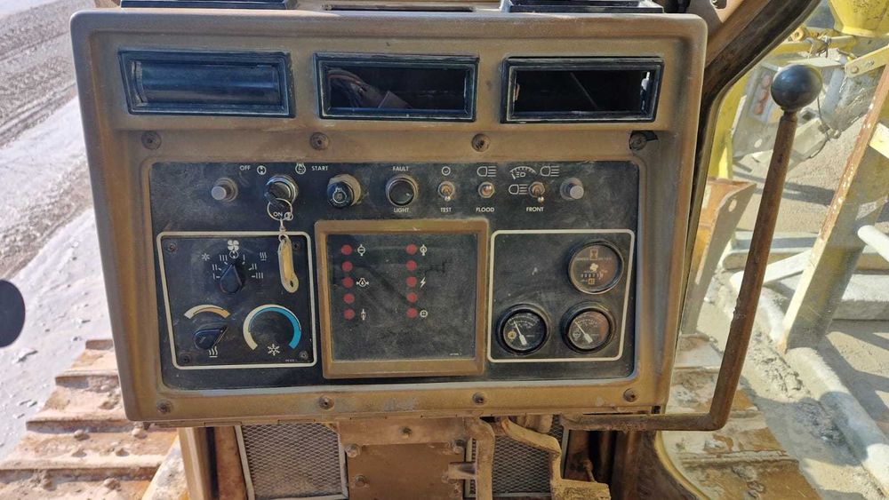 Buldozer Caterpilar D5