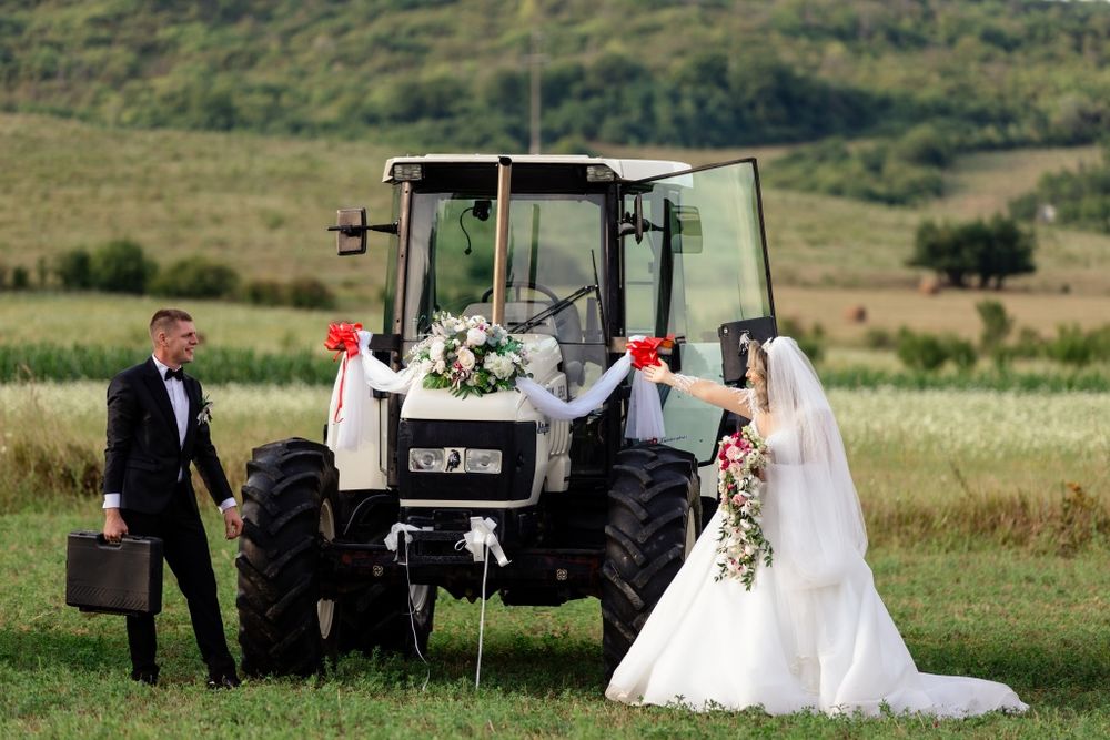 Vând rochie de mireasă 40-44 cu corset reglabil