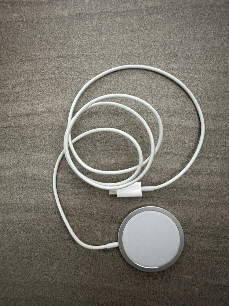 Incarcator wireless Apple