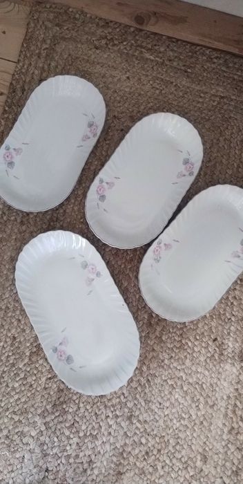 Красиви овални чинии
