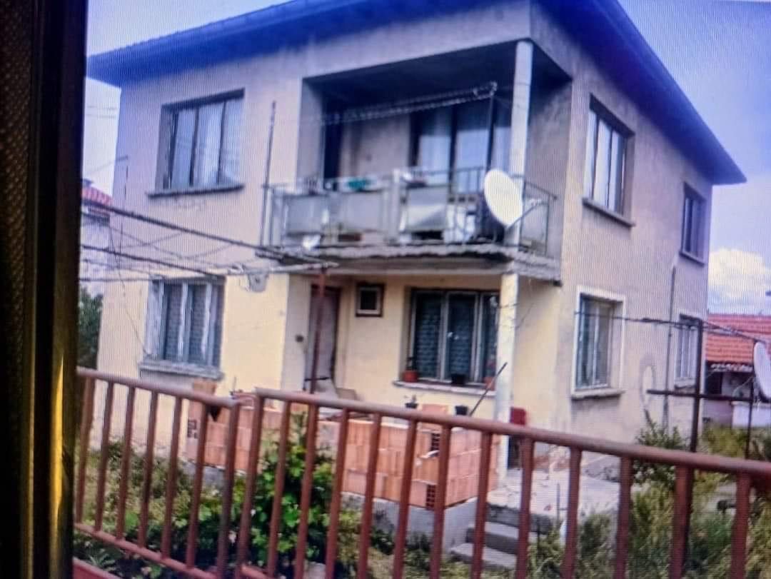 Двуетажна къща в гр. Костинброд