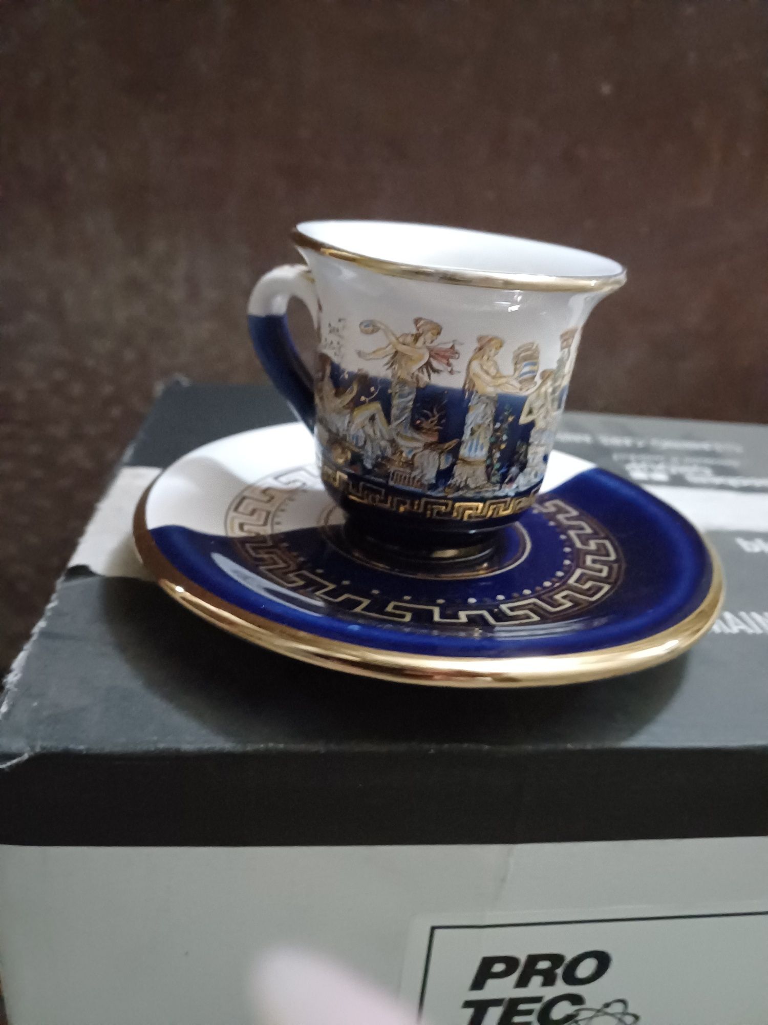 Комплект за кафе, с гръцки орнаменти