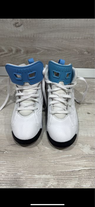 Adidasi jordan in stare foarte buna pentru  copii