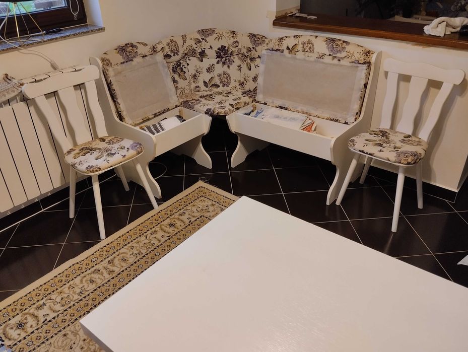 Colțar de bucătărie cu doua scaune