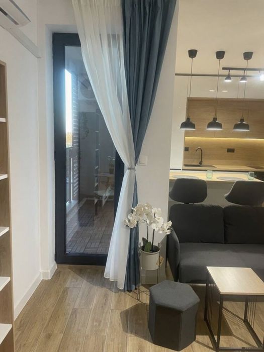 Дава се под наем Едностаен апартамент в Пловдив, Център - 44 кв.м за 408 € - Снимка #3