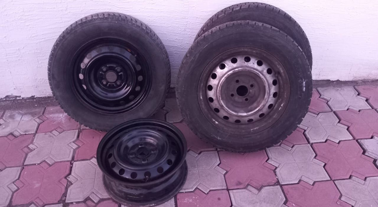 Продам зимние шины
