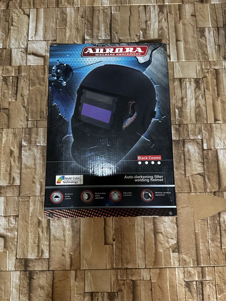 Автоматически затемняющаяся сварочная маска Aurora Black Cosmo