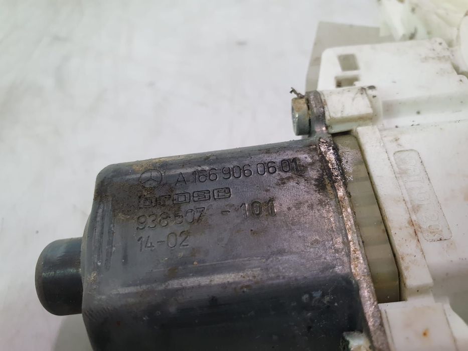 Motoras geam stanga spate A1669060601 Mercedes-Benz ML W166 [2011 - 2