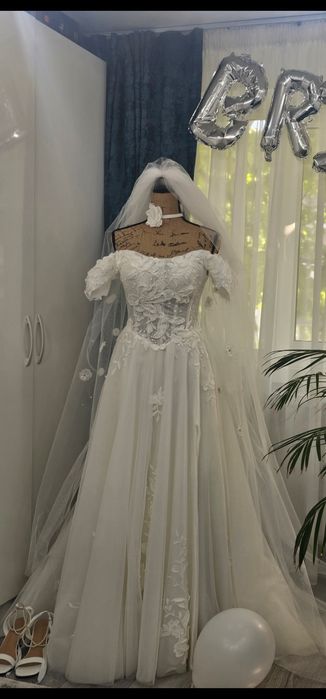 Rochie mireasa + voal+ accesoriu