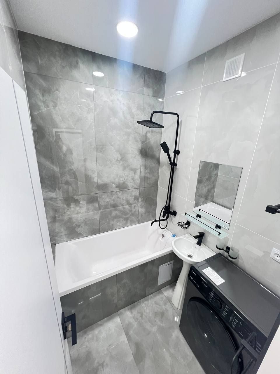 Продаётся Чиланзар 16 1в2 2этаж. Б 1,5*6.