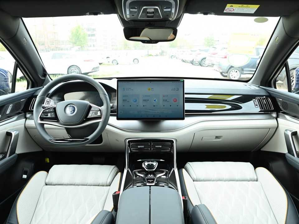 Электромобиль BYD Tang