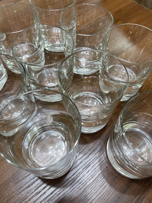 Широкие бокалы стекло