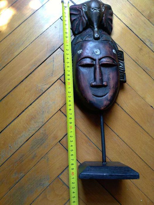 Африканска дървена маска