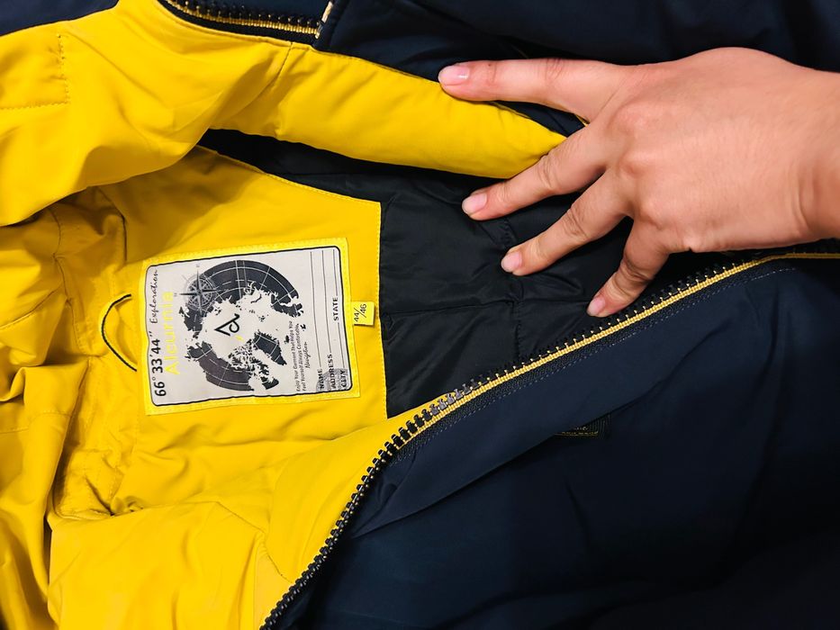 Куртка зимняя, почти новая только один раз одела. раз.44,46 20 тг