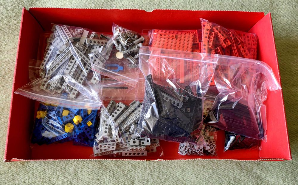 Продавам Лего,LEGO Technic от 1988г. Модел-8865 кола и 8862-багер