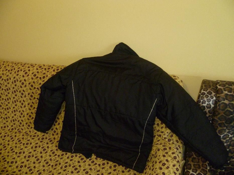Шушлеково яке зимно продавам с две вълнени блузи и палто чисто и яке я