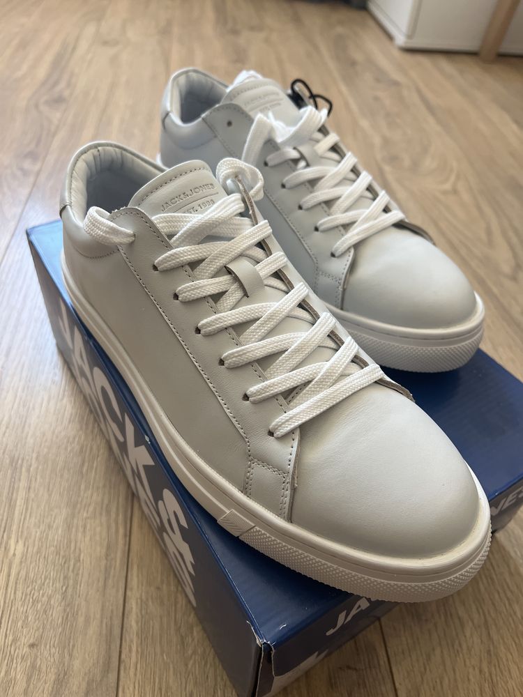 Бели кецове Jack and Jones