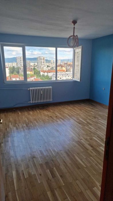 Тристаен имот в кв.Младост 1