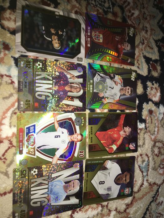 Продаю футбольные карточки