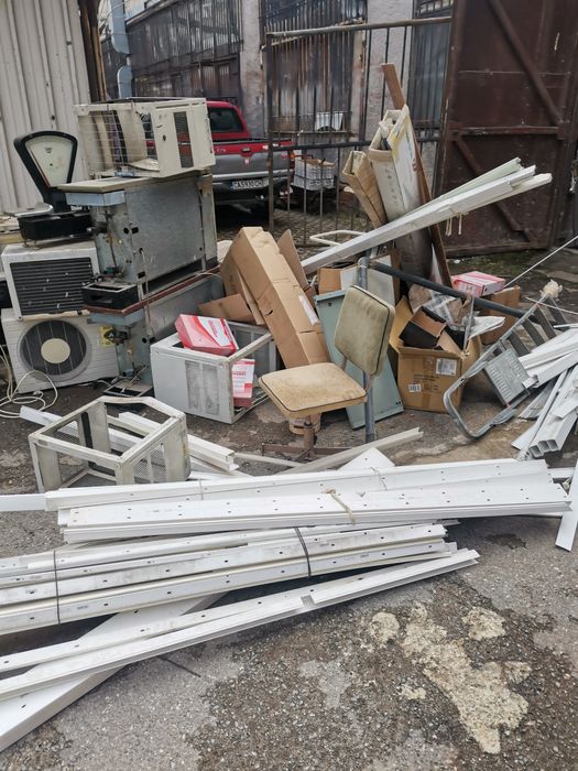 Почистване на мазето и тавана