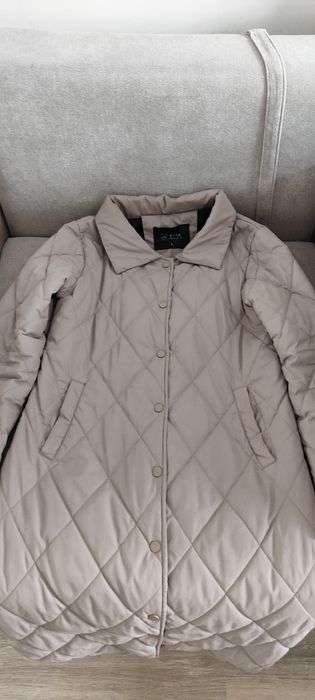 Плащ бежевого цвета размер L