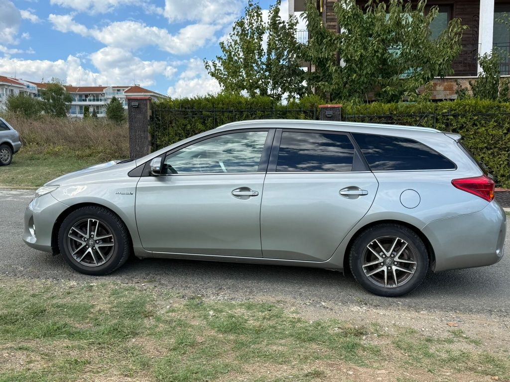 Toyota Auris 1, 8/99 коня  2015г.