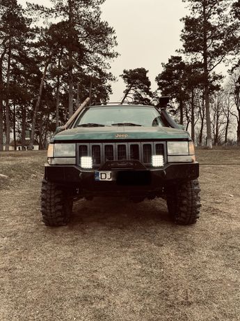 JEEP Grand Cherokee 5.2 V8 Off-Road Pachet