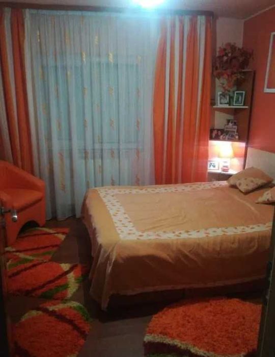 Дава се под наем Тристаен апартамент в Пловдив, Център - 90 кв.м за 321.3 € - Снимка #2