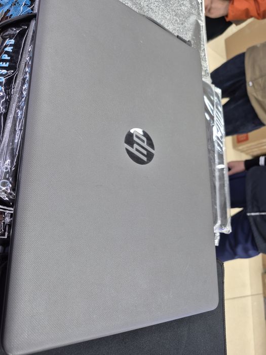 HP Core i3 7020U DDR4 8GB SSD 256Gb