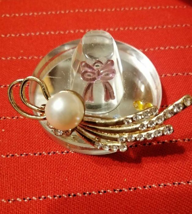 Продам бусы из янтаря, граната, брлоши, горного хрусталя. Серебро