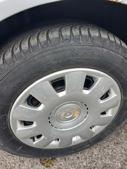 Vând cauciucuri 195/65/15