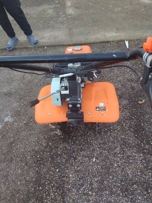 Vând motocultor  funcționabil