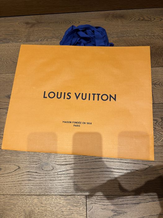 5 pungi LV disponibile