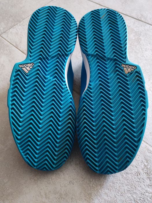 Adidași albastri