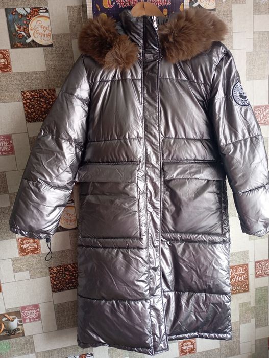 Продам Женскую зимнюю куртку