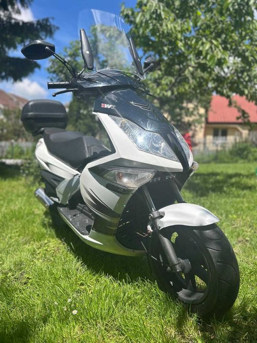 Vând scuter VK BIKES de 50cc