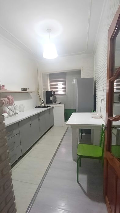 Чилонзор 20а 3/8/9    8 этаж 3хона